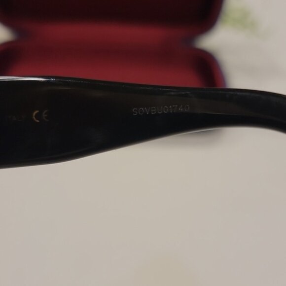 Authentic Gucci sunglasses with case - Picture 9 of 10